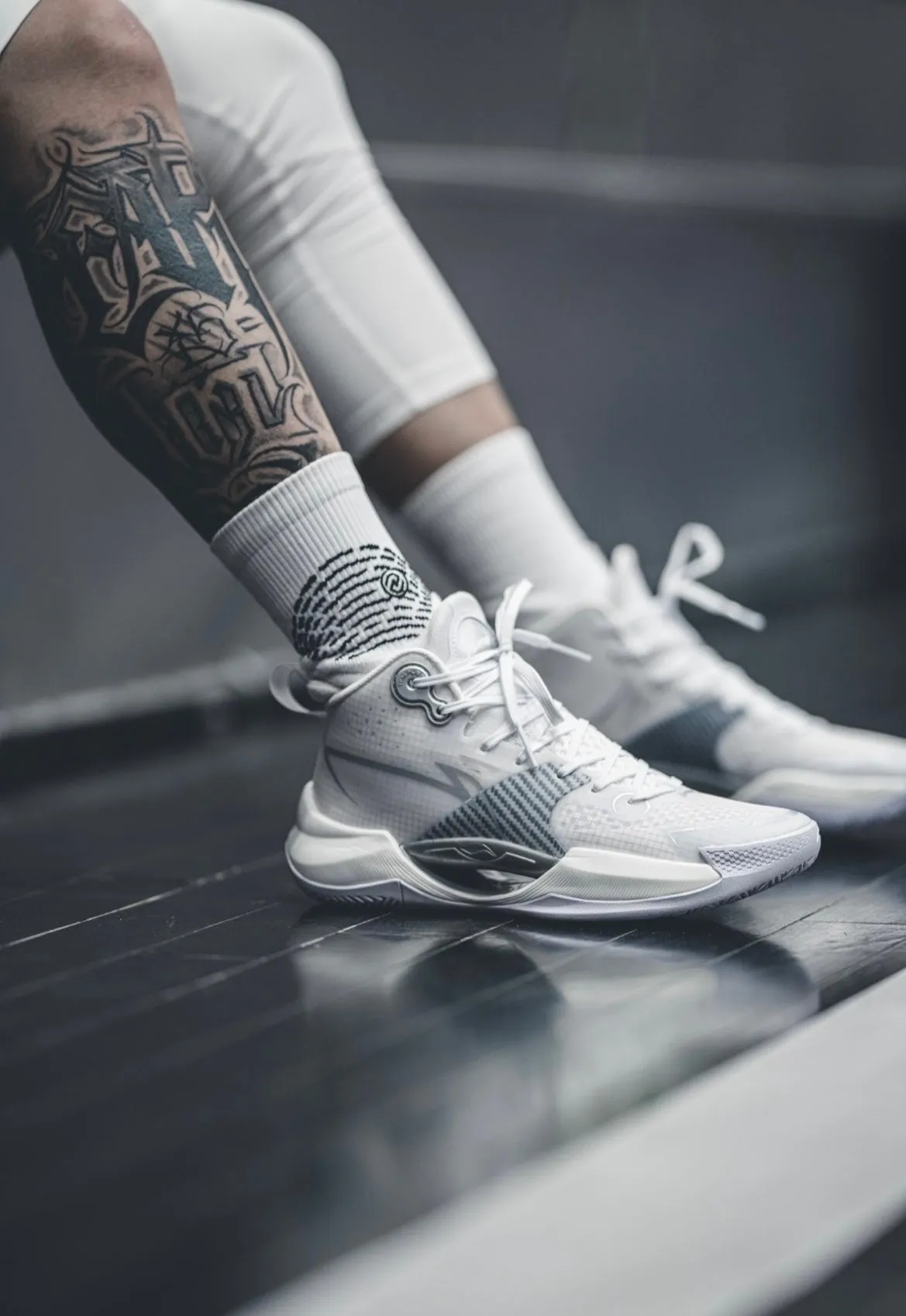 Li-Ning Super Light 2022 - White Lightweight Cage Structure Tension Balancing
