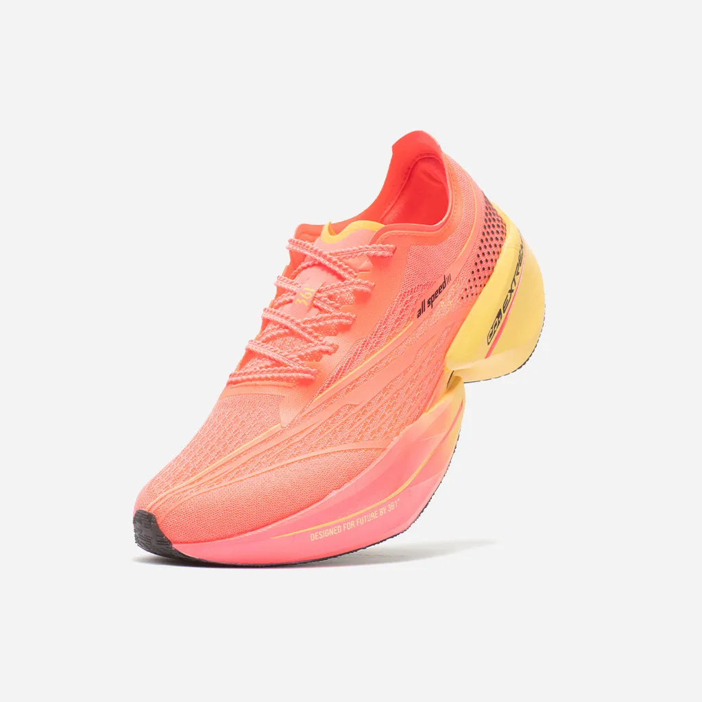 Slim - fit running in oval tracks shoes FURIOUS FUTURE 1.5