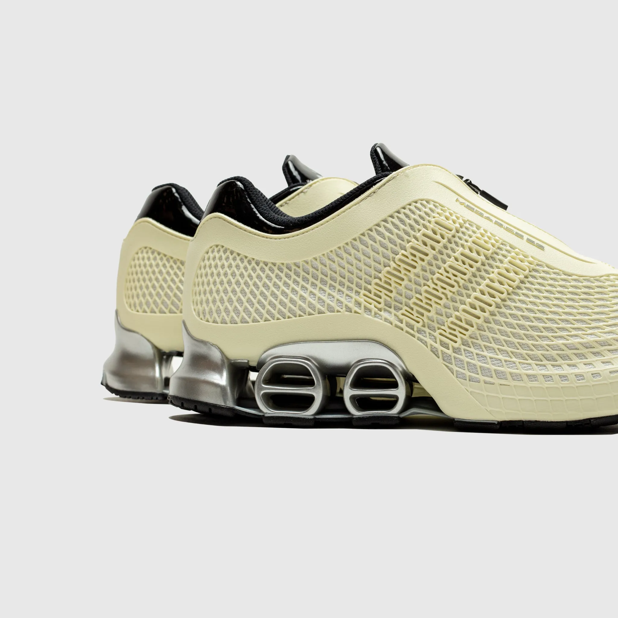 MEGARIDE S2 "IVORY" Feather Light Cold Weather Summer Heat