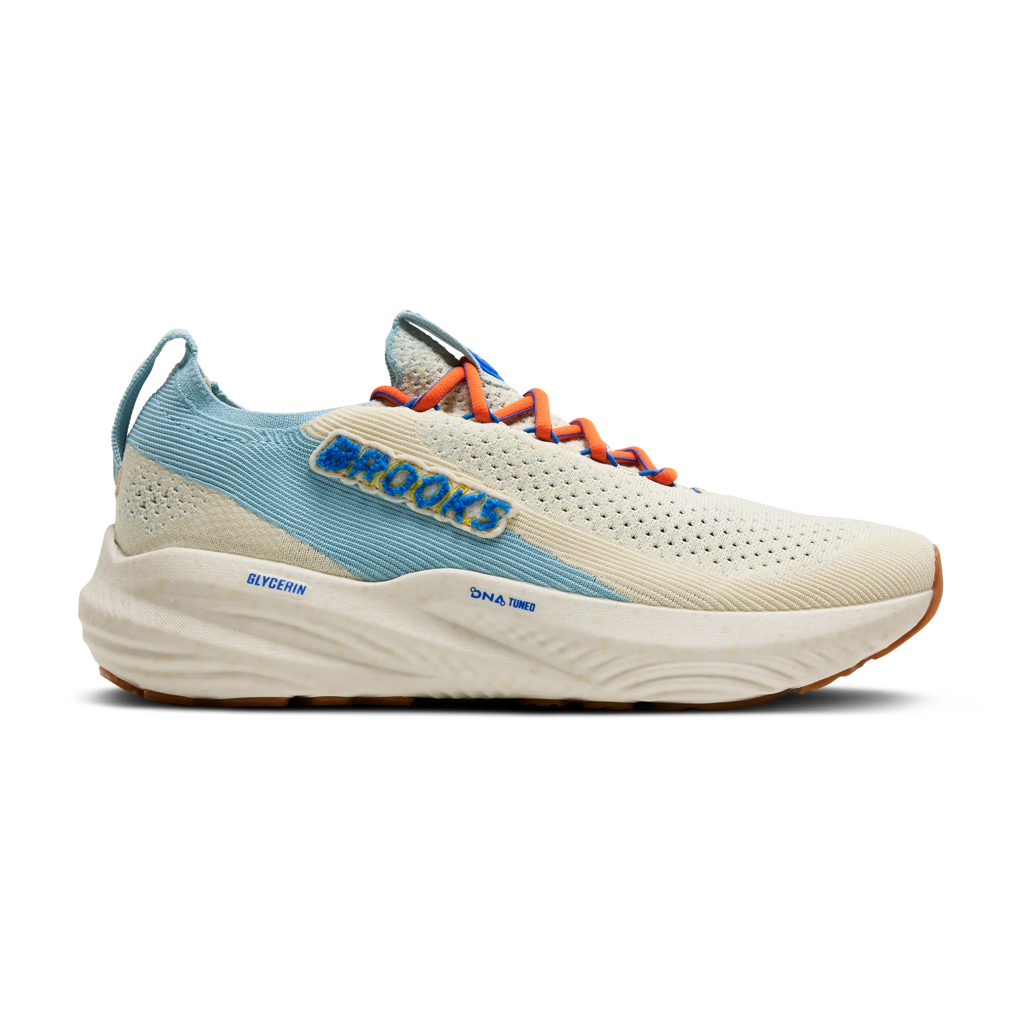 running in a city park shoes All Season Glycerin StealthFit 22