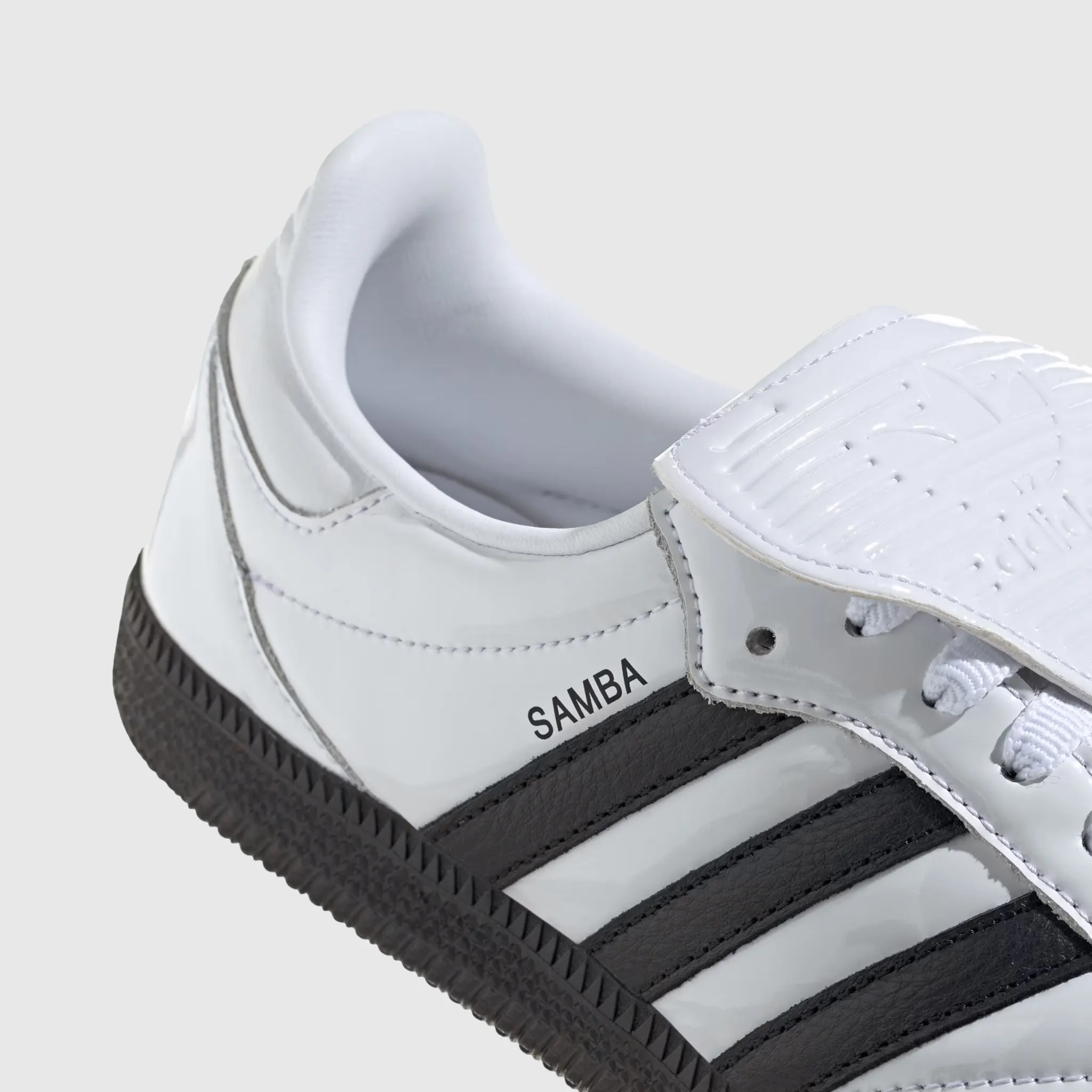 Travel Must Fashion Edge WMNS SAMBA LT PATENT