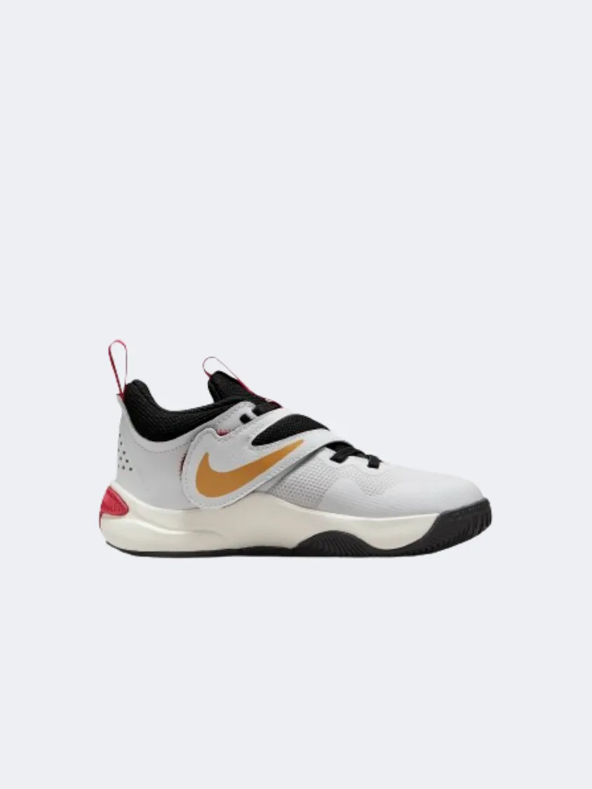 Camera Look Nike Team Hustle 11 Ps-Boys Basketball Shoes White/Gold/Red/Black