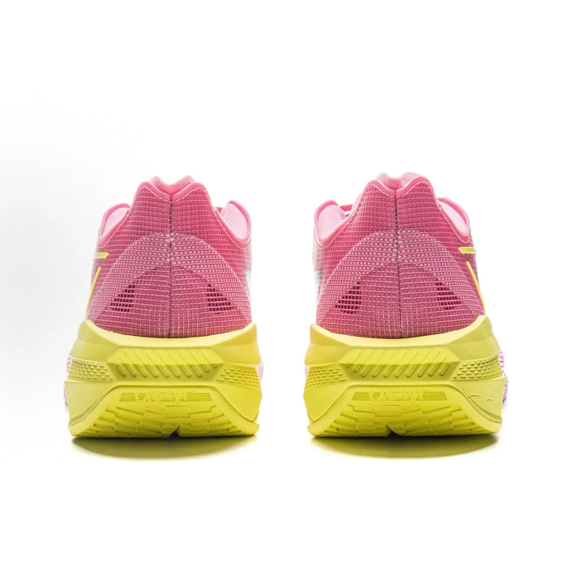 Li-Ning Ultra Light 2025 Supercar Club - Cherry Bounce Response Layer Kinetic Energy Transfer