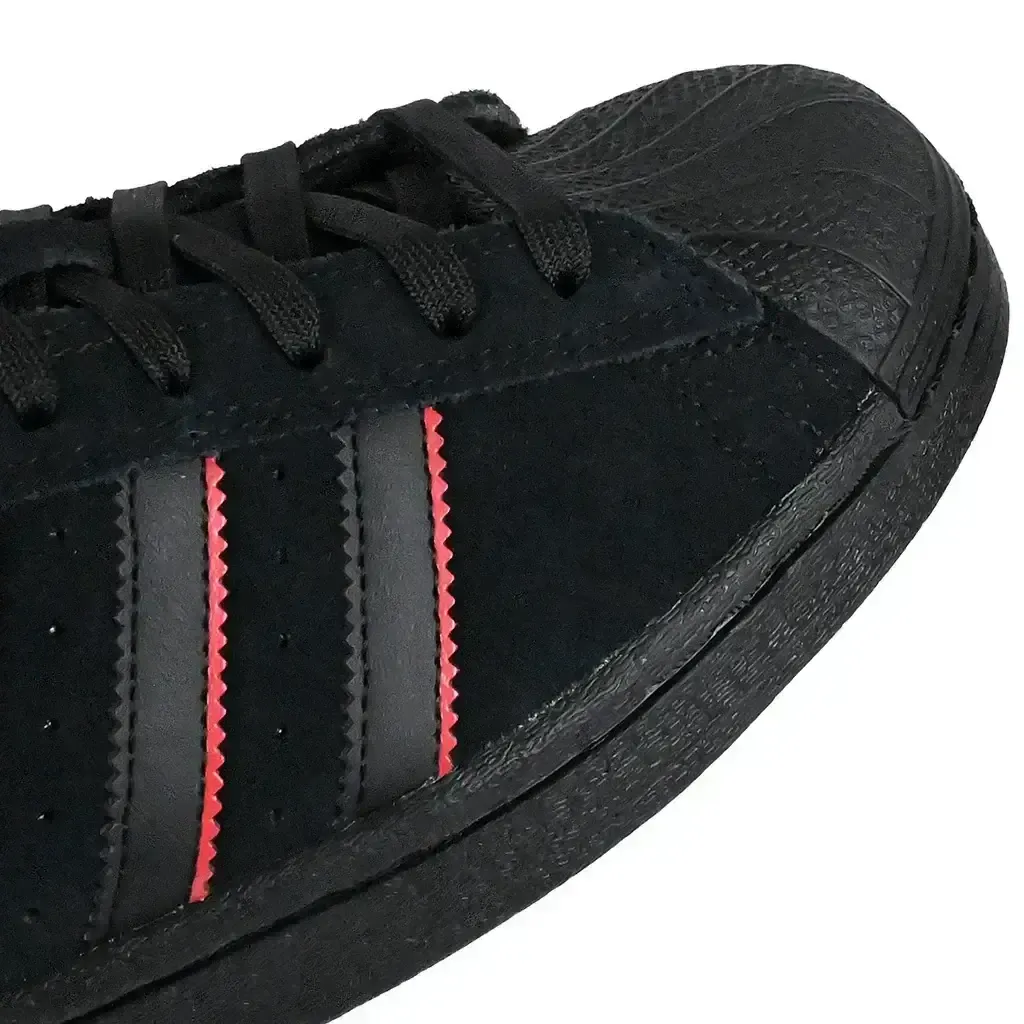 Responsive Cushion Weekend Warriors Adidas Skateboarding x Felipe Gustavo Superstar ADV Shoe