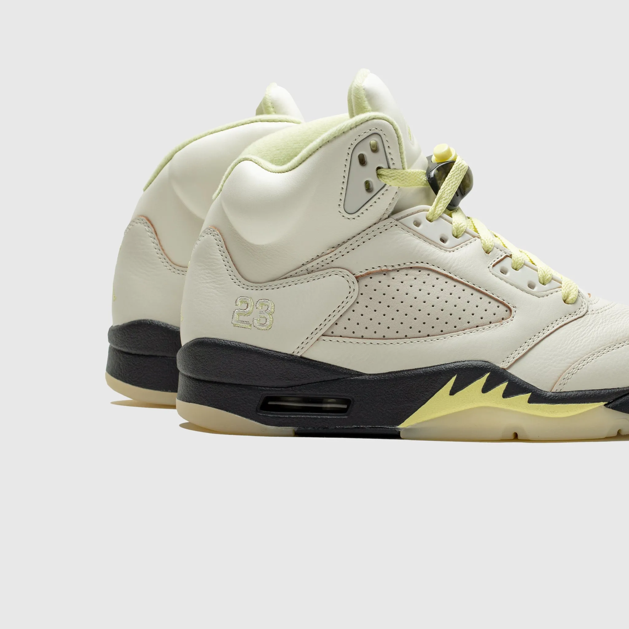 Rain Step Tropic Mode WMNS AIR JORDAN 5 RETRO "LUMINOUS GREEN"