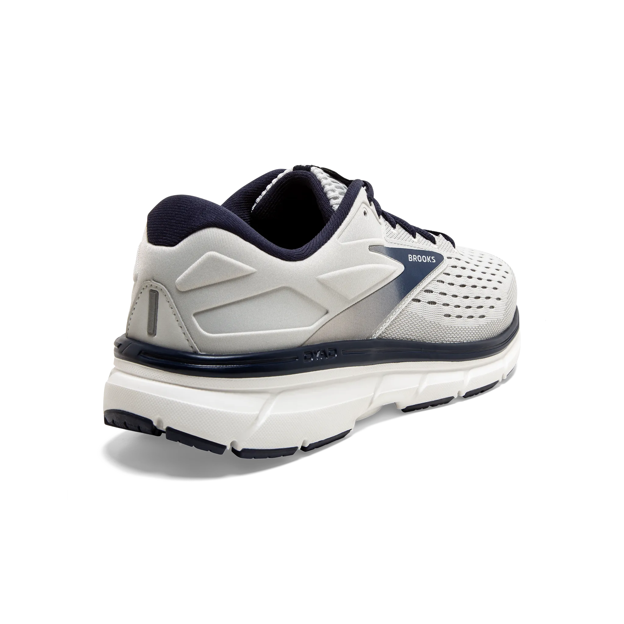 Men's Dyad 11 track meet running shoes