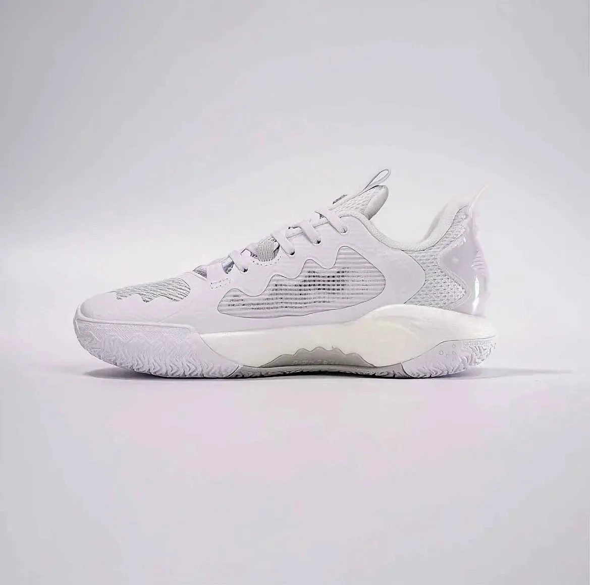 Anta Shock Wave 5 TD - White Cutting Zone Motion