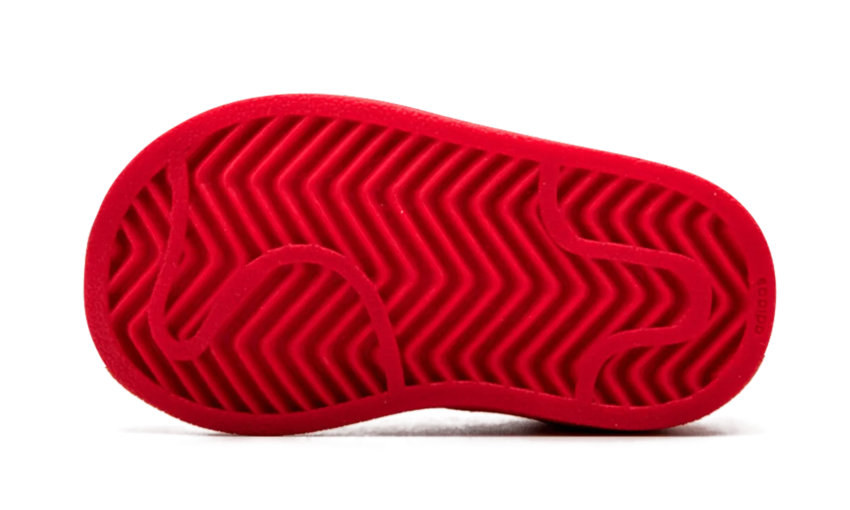 Superstar Triple Red El I "Ray Red" party look Sand Stroll