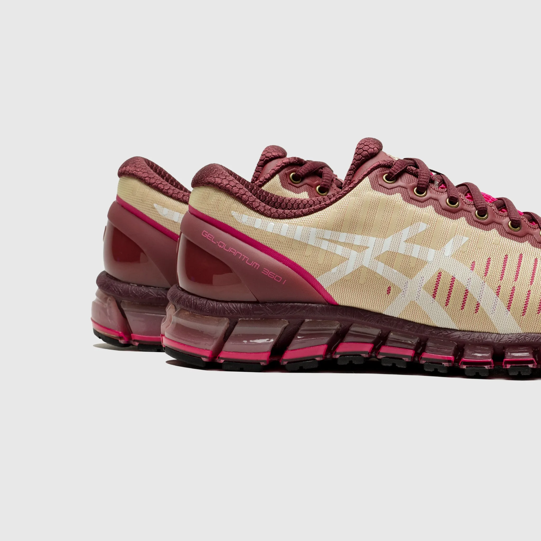 GEL-QUANTUM 360 X ABOVE THE CLOUDS Carbon Neutral Materials Lace Lock Stability