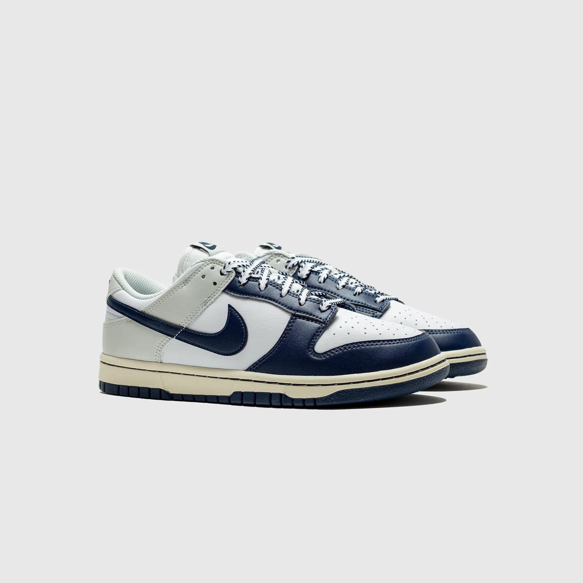 Anatomical Contour Design DUNK LOW RETRO "YANKEES"