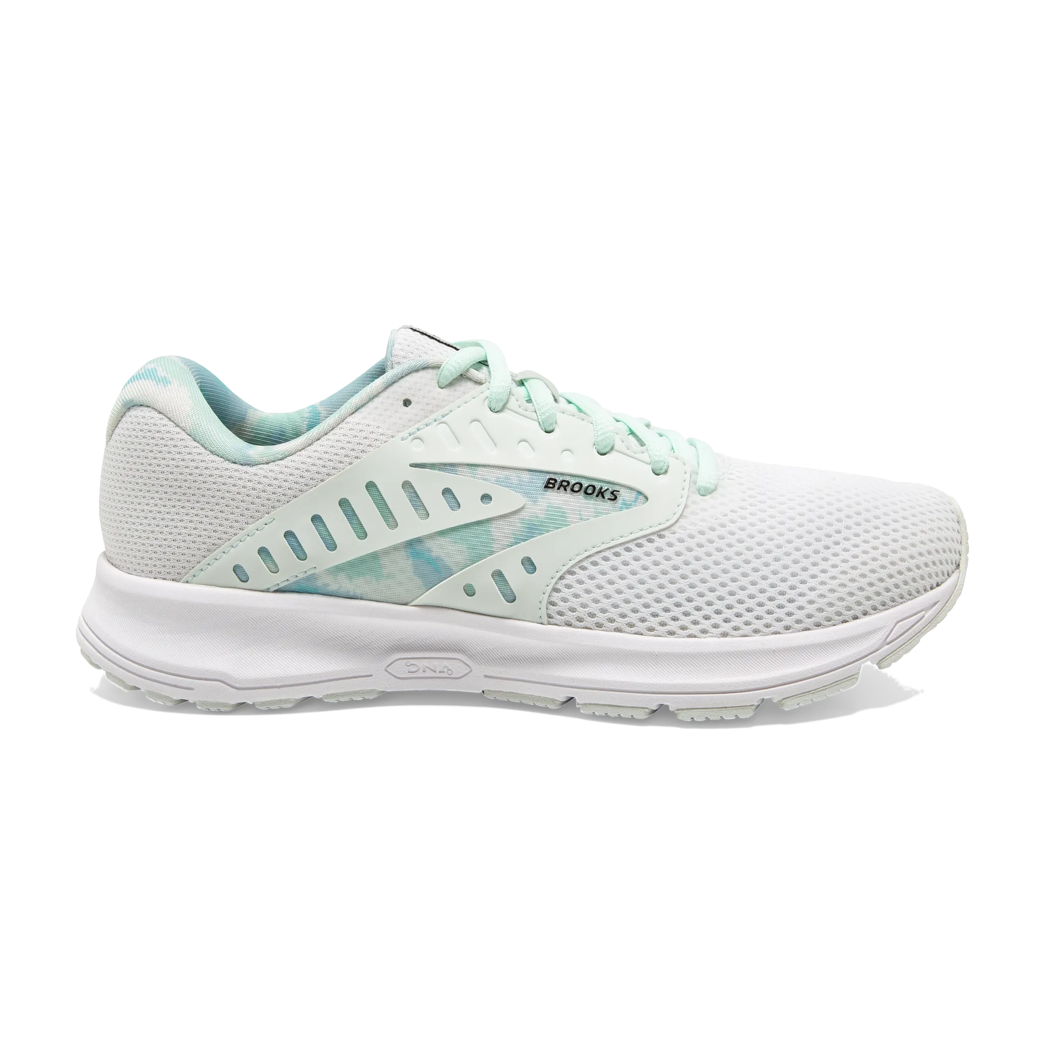 Women's Range 2 running in clean tracks shoes